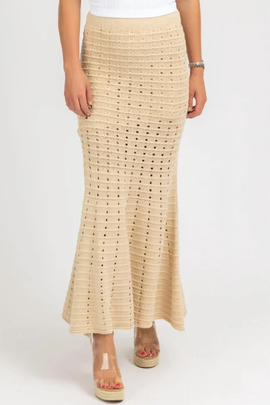 Knit Fit And Flare Slit Skirt In Beige