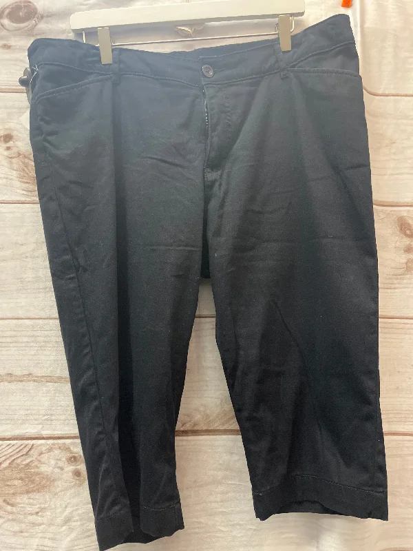 Capris By St Johns Bay In Black, Size: 18