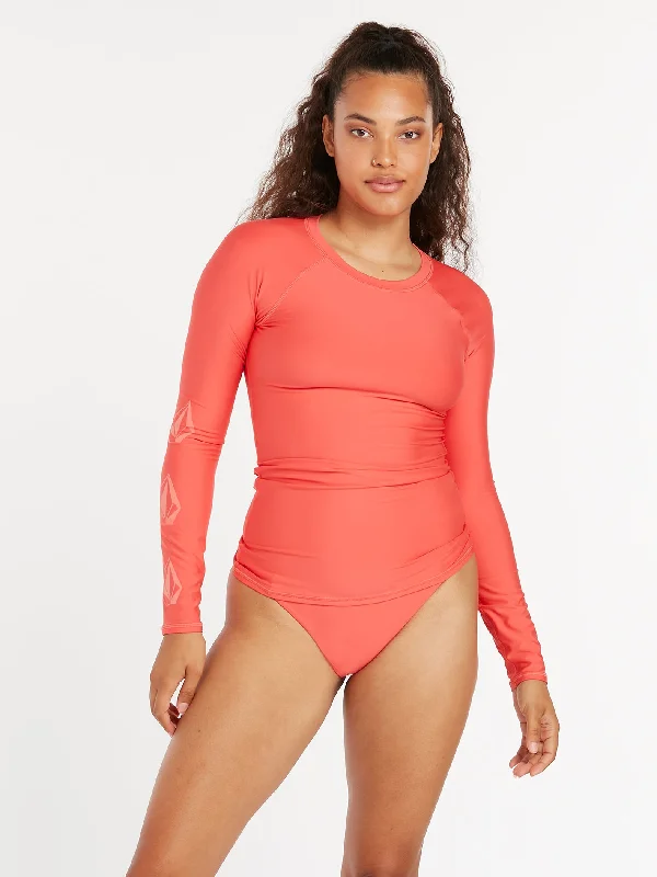 Simply Seamless Long Sleeve UPF 50 Rashguard - Pistol Punch