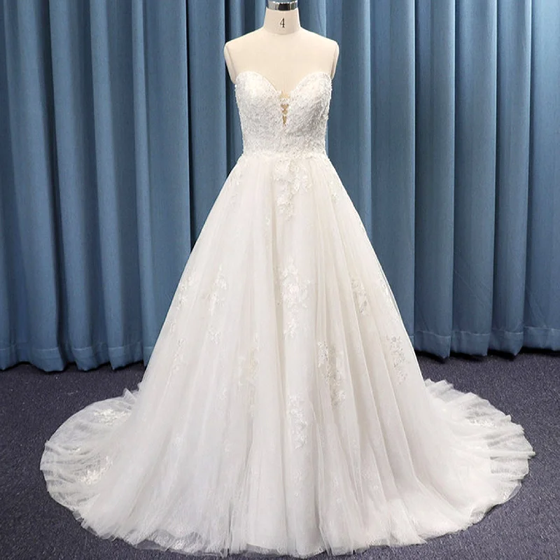 Strapless V-neck Ball Gown Floral Lace Tulle Wedding Dress